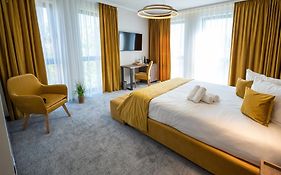 Alive Hotel